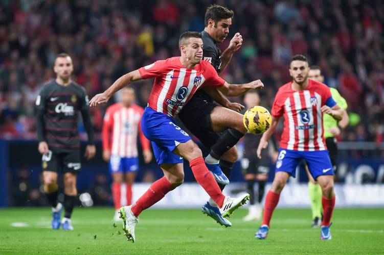 皇家社会迎战吉罗纳：一场关乎生死的西甲保级之战（西甲保级生死战：皇家社会对决吉罗纳）