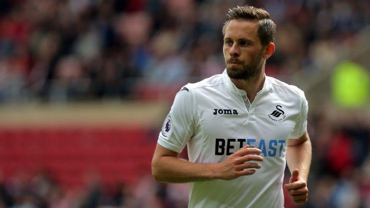 凌晨4点：欧冠19亿欧元对决，利物浦19人战国米，萨拉赫被弃！