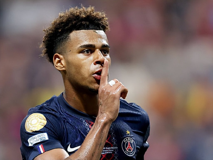 欧冠半场：艾尔尤努西开场70秒闪击，比利亚雷亚尔0-1哥本哈根（欧冠半场：艾尔尤努西70秒先声夺人，哥本哈根暂1-0领先比利亚雷亚尔）