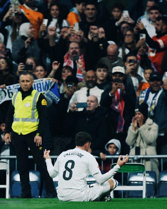 内雷斯灵光闪现，霍伊伦进球嗅觉敏锐，那不勒斯敲开胜利之门！