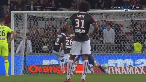 世体：阿隆索回归获利物浦球迷热烈欢迎，阿诺德却遭嘘声相待