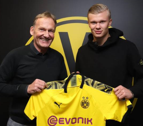 官方：大阪钢巴签下横滨水手前锋植中朝日，据悉年薪翻倍（大阪钢巴官宣引进横滨水手前锋植中朝日，年薪据报翻倍）