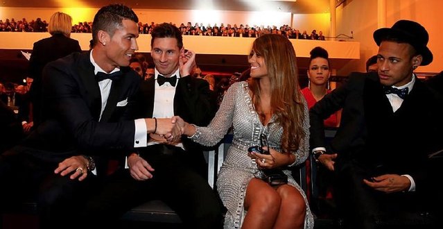 西海岸祝福邵佳一：俱乐部主教练荣升国足主帅，这是我们的荣幸（西海岸祝贺邵佳一：从俱乐部主帅升任国足主帅，我们深感荣幸）