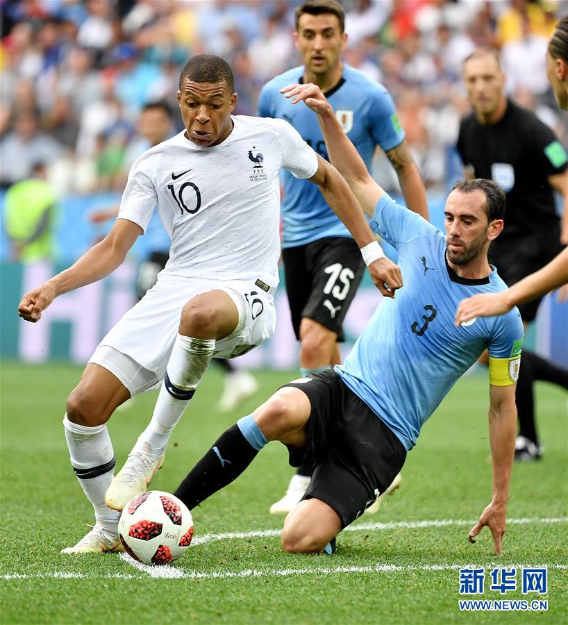 西甲榜首之争再次白热化（西甲榜首争夺再度升温）