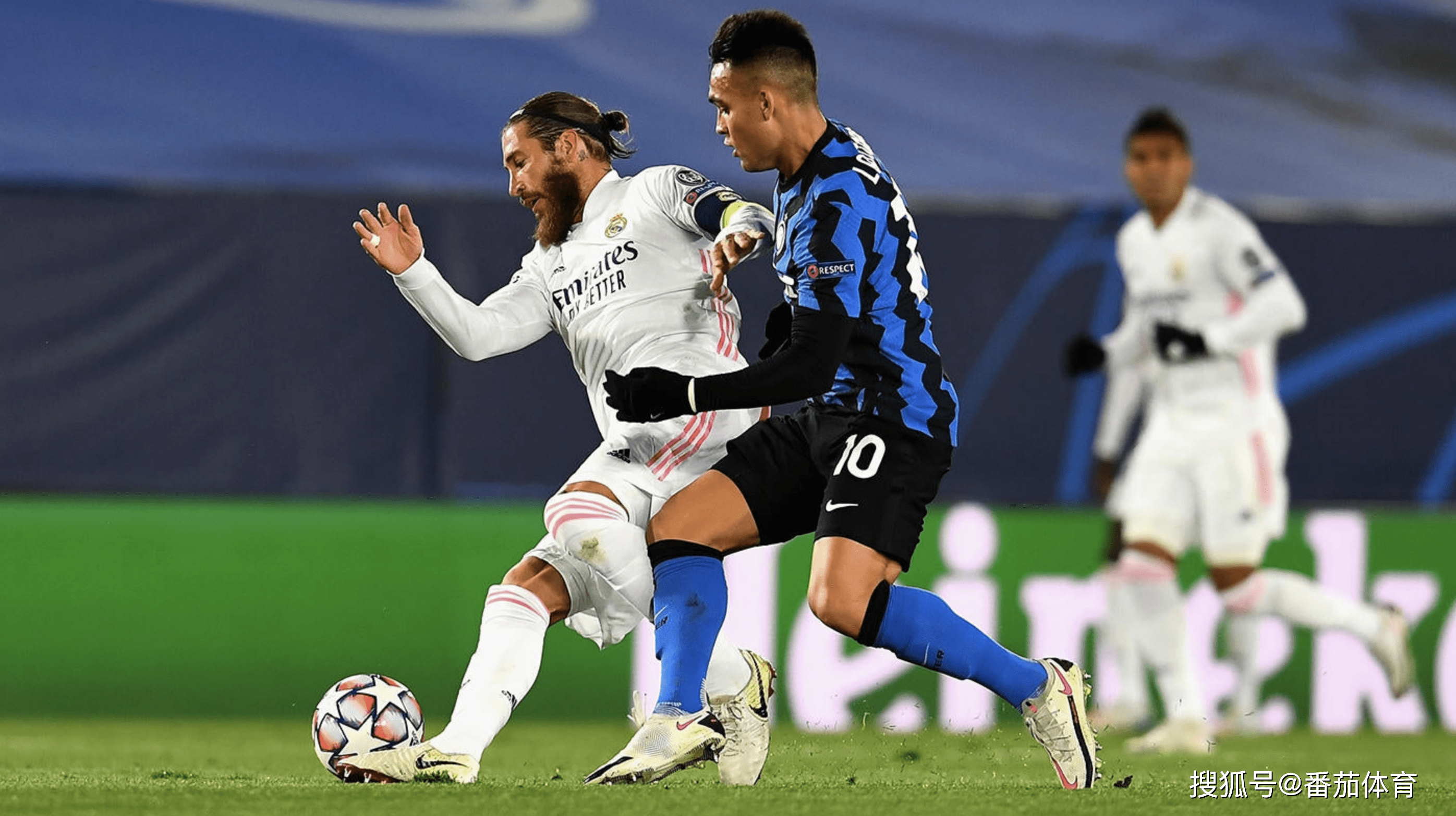 希腊媒：曼联与皇马已经报价奥林匹亚科斯18岁中场穆扎基蒂斯